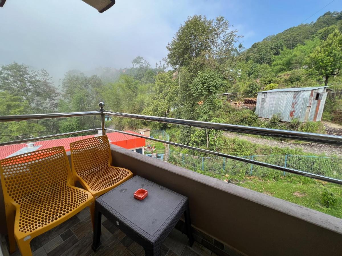 Hotel Village View 나가르코트 외부 사진