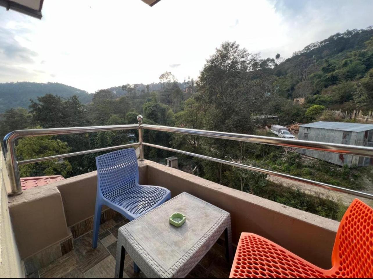 Hotel Village View 나가르코트 외부 사진