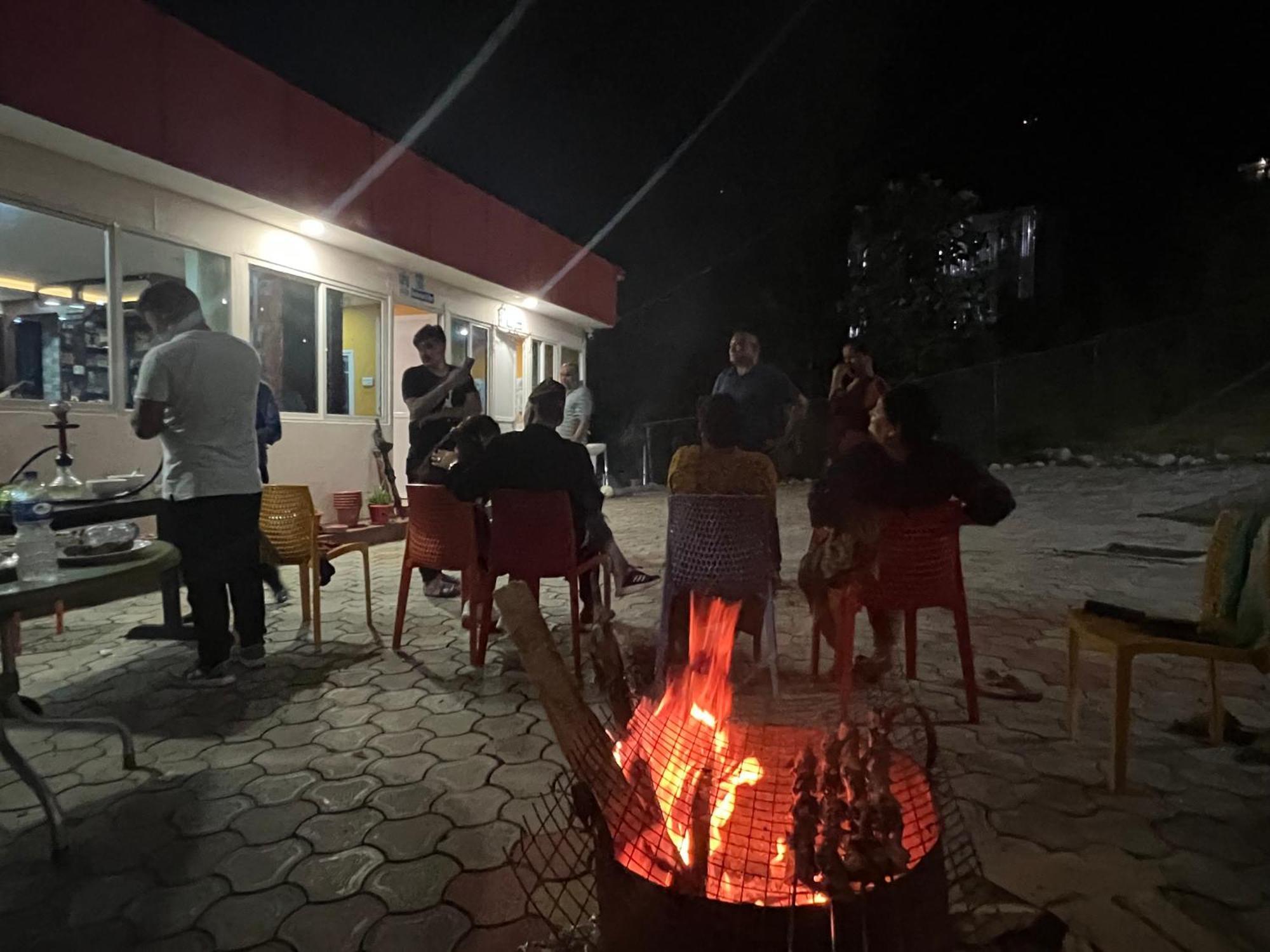 Hotel Village View 나가르코트 외부 사진